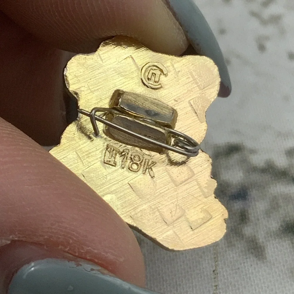 18k Gold‎ Plated Lapel Pin Vintage Raccoon Blue Red